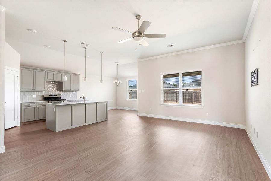 Spacious, unfurnished interior of a new home in Grand Oaks Reserve, Cleveland (Image 19).