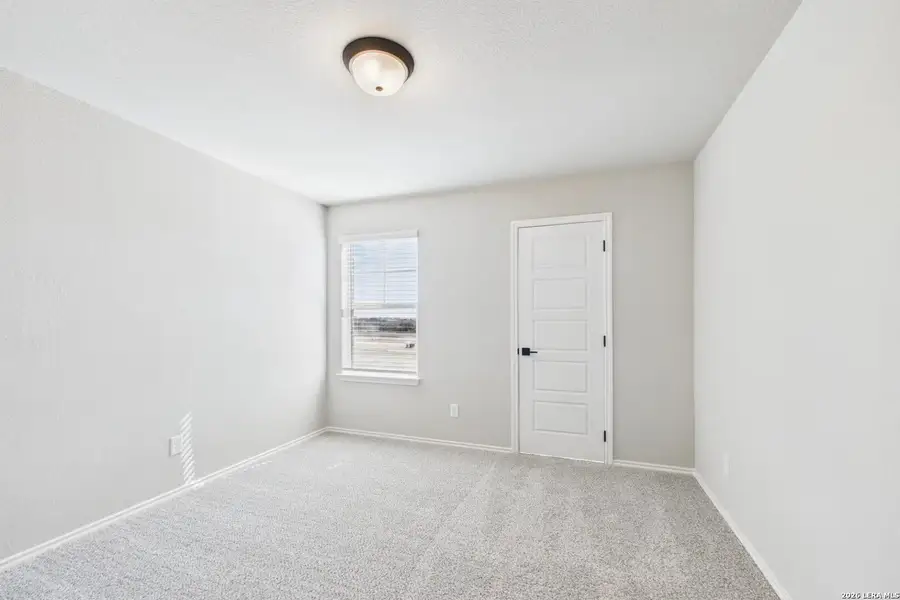 Spacious, unfurnished interior of a new home in Meadows at Oak Creek, San Antonio (Image 23).