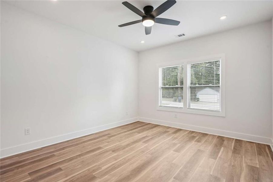 Spacious, unfurnished interior of a new home in , Atlanta (Image 20).