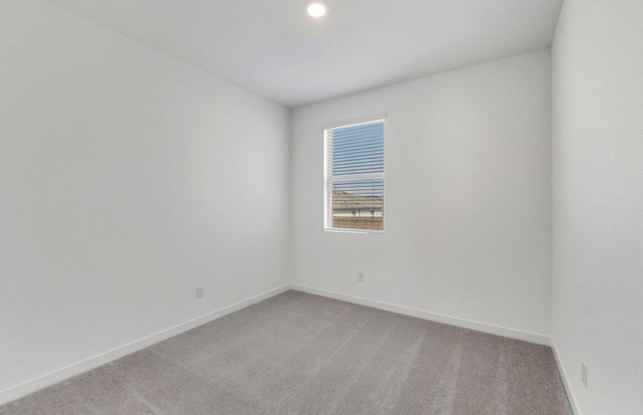 Spacious, unfurnished interior of a new home in Sonterra, Jarrell (Image 17).
