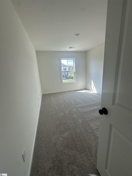 Spacious, unfurnished interior of a new home in Shiloh Trail, Wellford (Image 30).