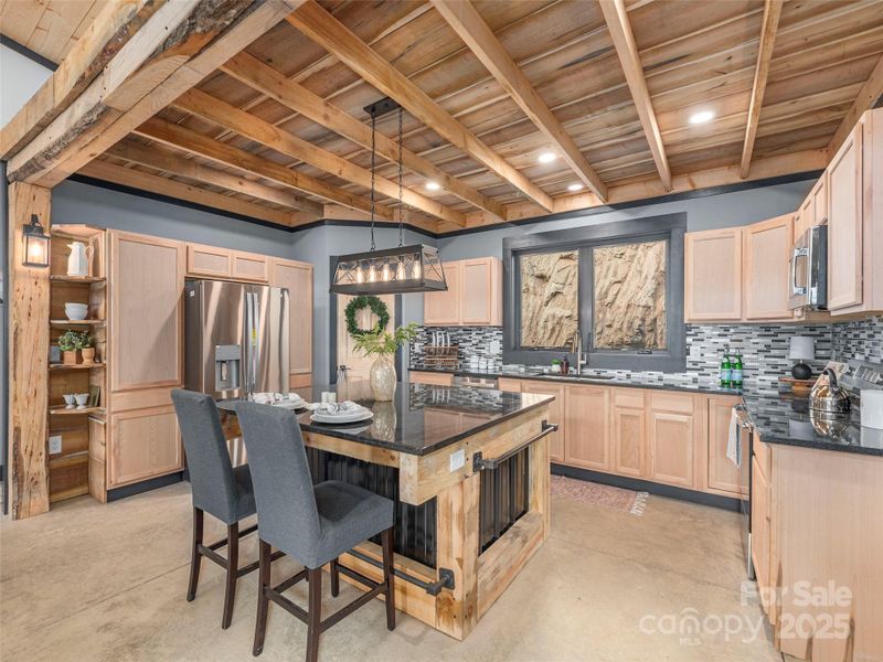 Community amenities in , Waynesville (Image 27).