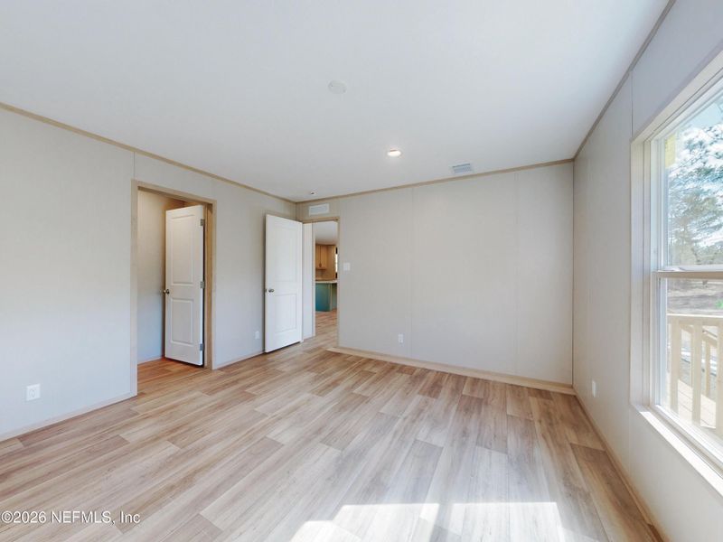 Spacious, unfurnished interior of a new home in , Keystone Heights (Image 32).