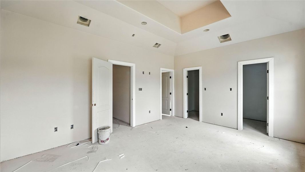 Spacious, unfurnished interior of a new home in , Gonzales (Image 7).