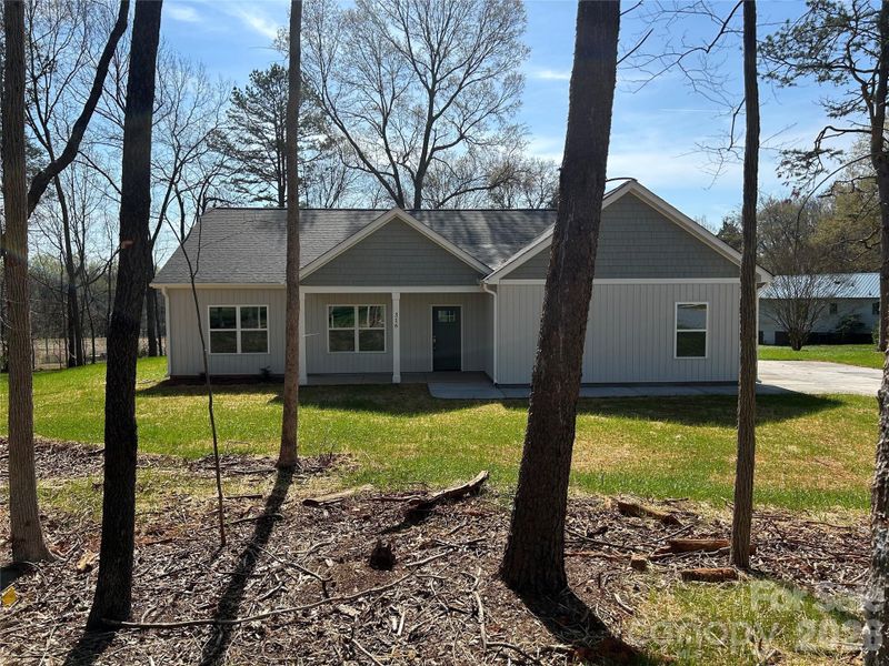Exterior details and patio area of a home in , Shelby (Image 25).