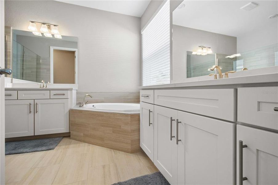 Furnished interior view inside a new home in Calusa Country Club, Lakewood Ranch (Image 34).