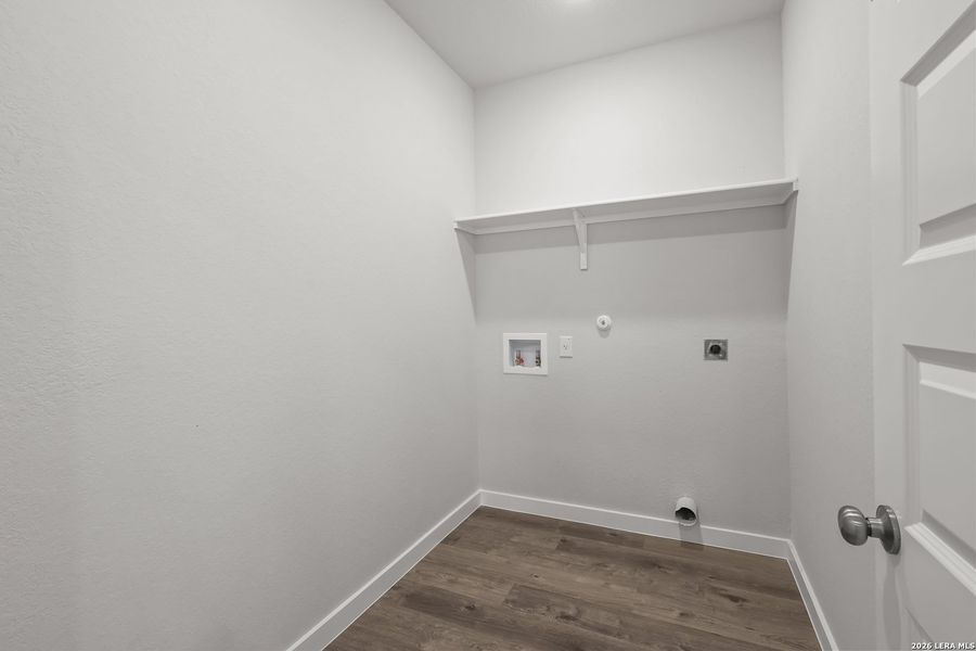 Spacious, unfurnished interior of a new home in Rosemont Hill, San Antonio (Image 26). Spacious, unfurnished interior of a new home in Rosemont Hill, San Antonio (Image 26).