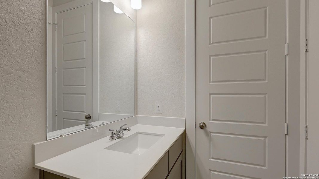 Image 34 of a home in Ladera 50'. Image 34 of a home in Ladera 50'.