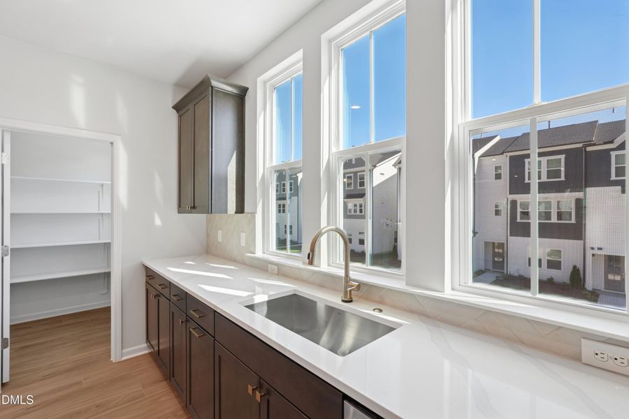 Twinleaf Townes 88_Kitchen 3_10.23.25_we