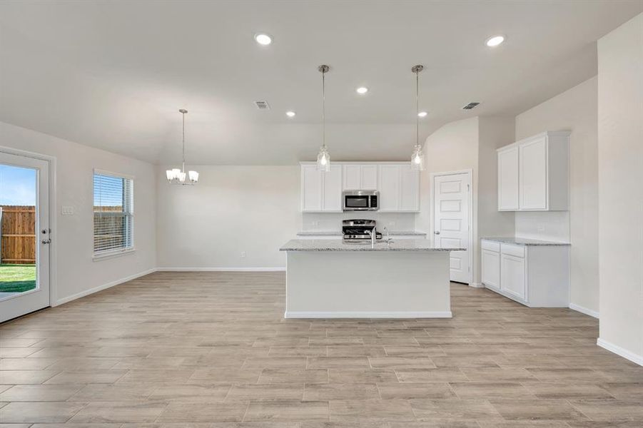 Spacious, unfurnished interior of a new home in Verandah, Royse City (Image 34).