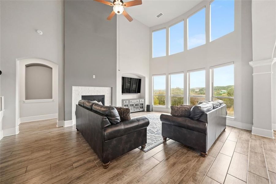 Image 5 of a home in Summit at Lake Travis.