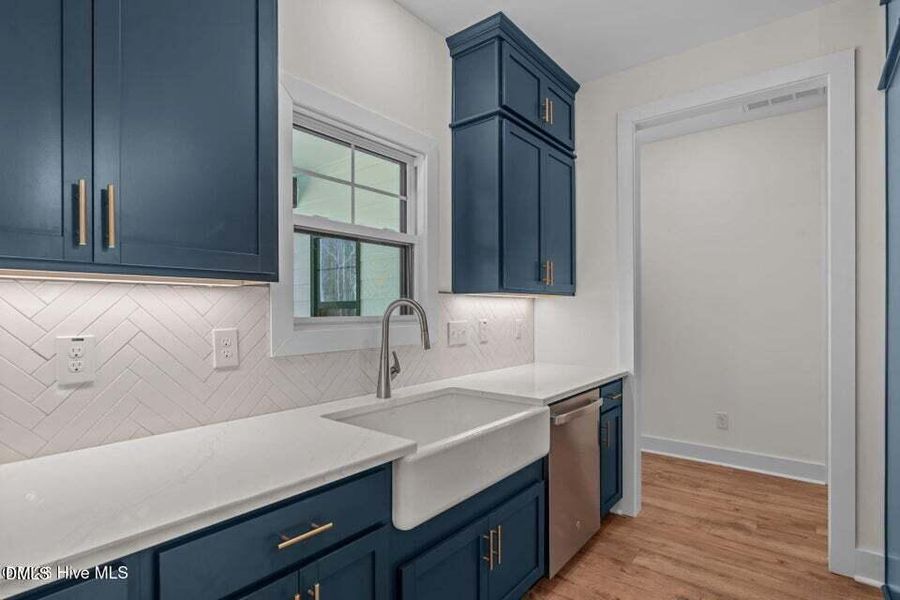 355 Shaw Rd 355 Shaw Rd