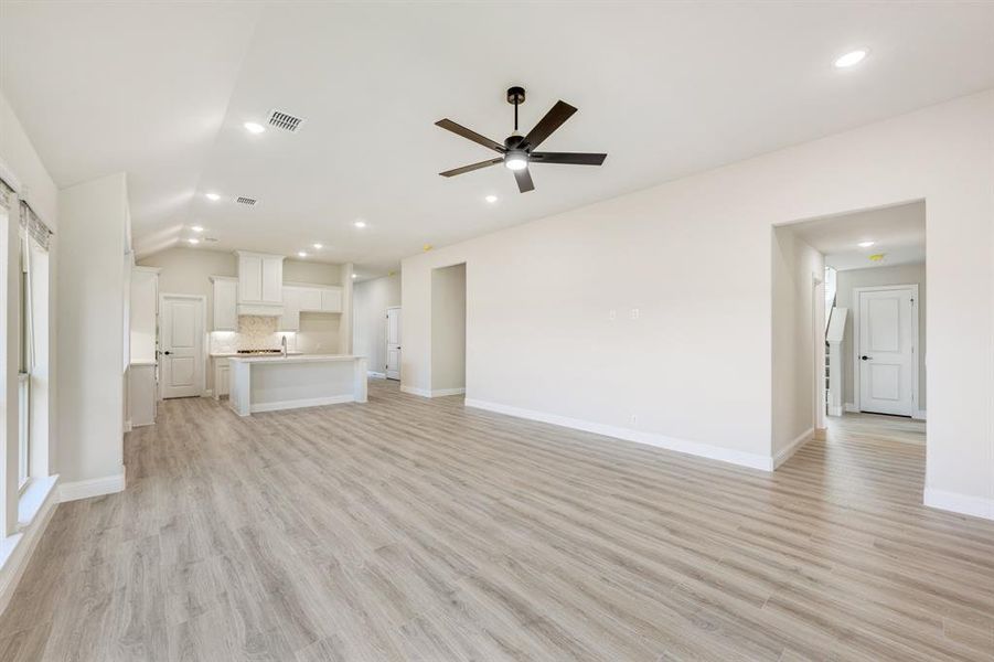 Spacious, unfurnished interior of a new home in Glenwood Meadows, Denton (Image 28). Spacious, unfurnished interior of a new home in Glenwood Meadows, Denton (Image 28).
