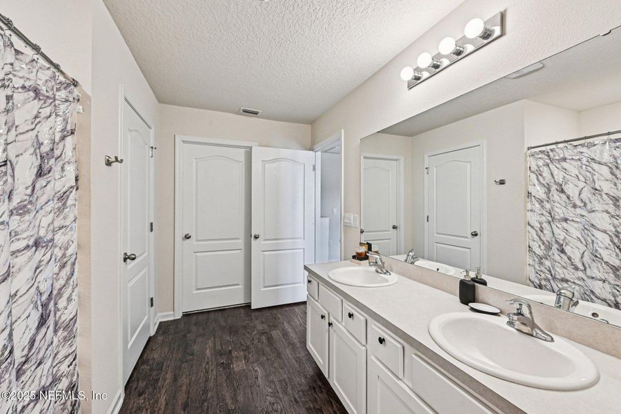 Furnished interior view inside a new home in Cross Creek Express, Green Cove Springs (Image 34). Furnished interior view inside a new home in Cross Creek Express, Green Cove Springs (Image 34).