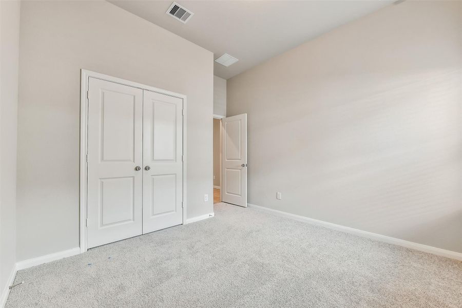Spacious, unfurnished interior of a new home in King Oaks Village, Baytown (Image 23).