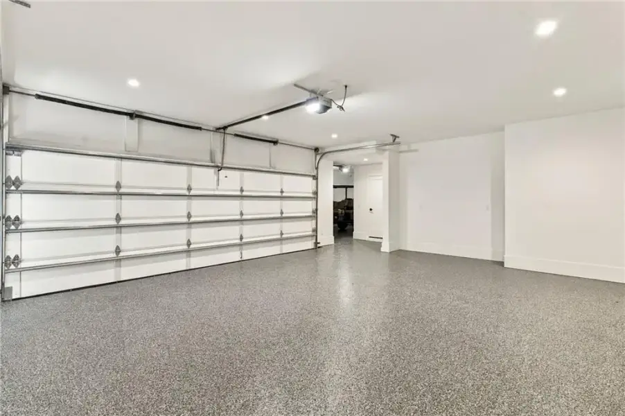 Spacious, unfurnished interior of a new home in , Atlanta (Image 81).