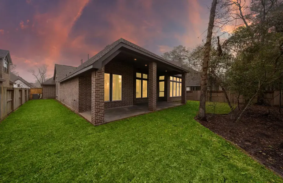 Representative exterior details of a home built from the 3068 by Ravenna Homes in The Woodlands Hills 65′, Willis (Image 29).