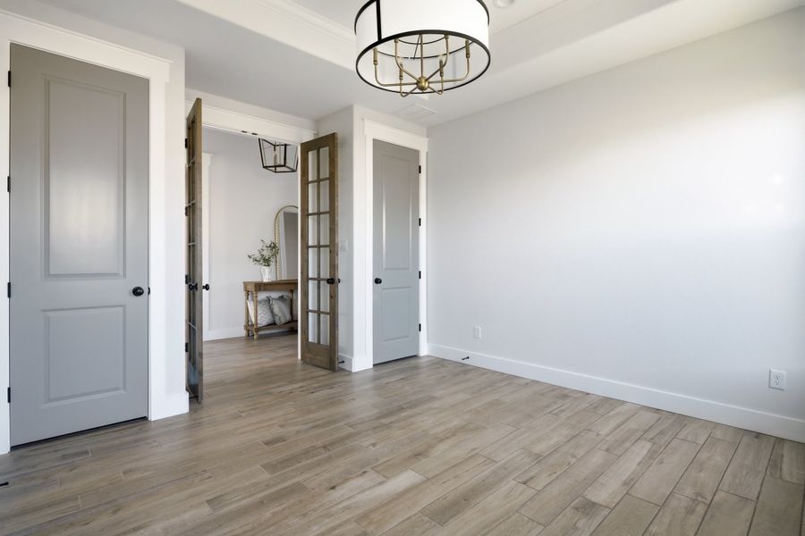 Spacious, unfurnished interior of a new home in Stella Ranch, Bryan (Image 21).