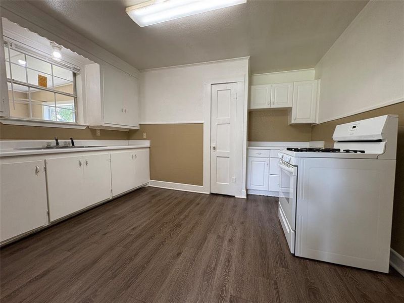 Furnished interior view inside a new home in , Paris (Image 5). Furnished interior view inside a new home in , Paris (Image 5).