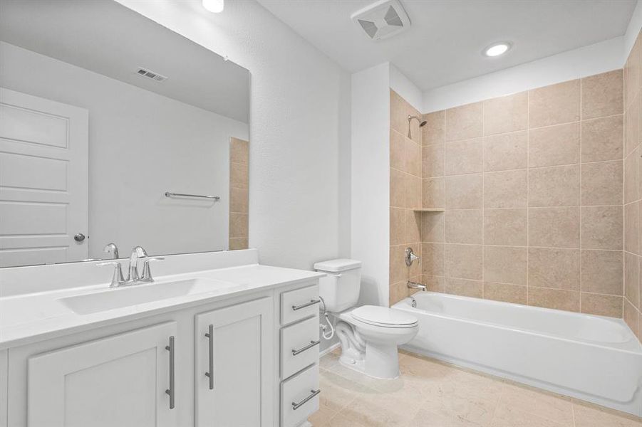 Furnished interior view inside a new home in Heritage Towne, Midlothian (Image 10).