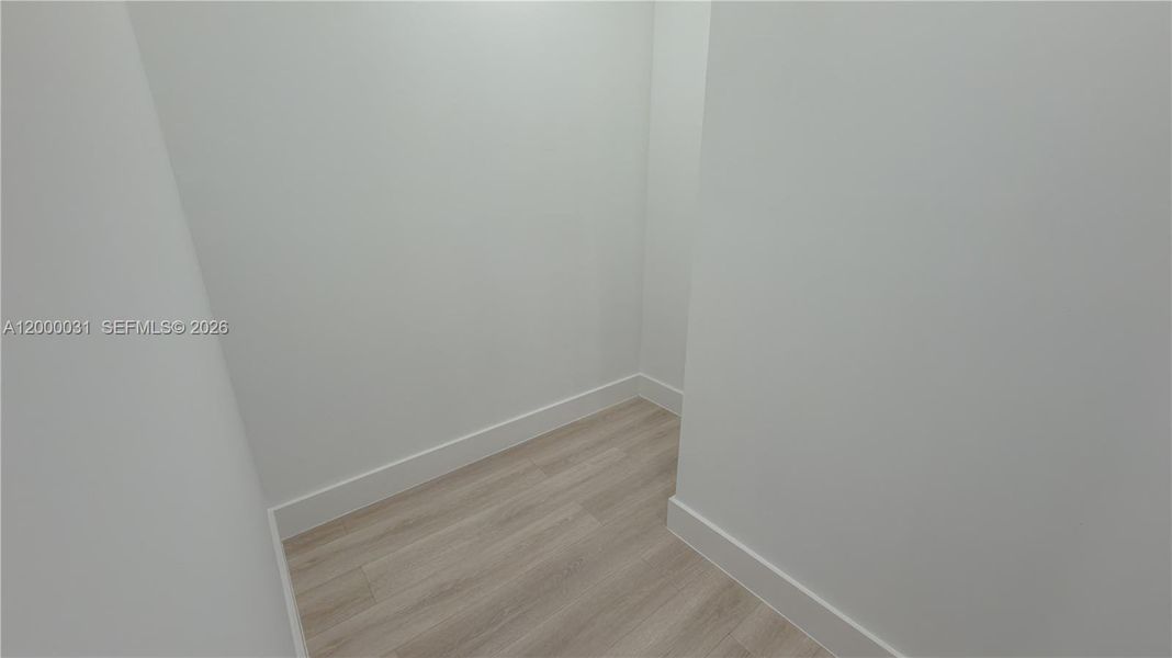 Spacious, unfurnished interior of a new home in , Fort Myers (Image 14).