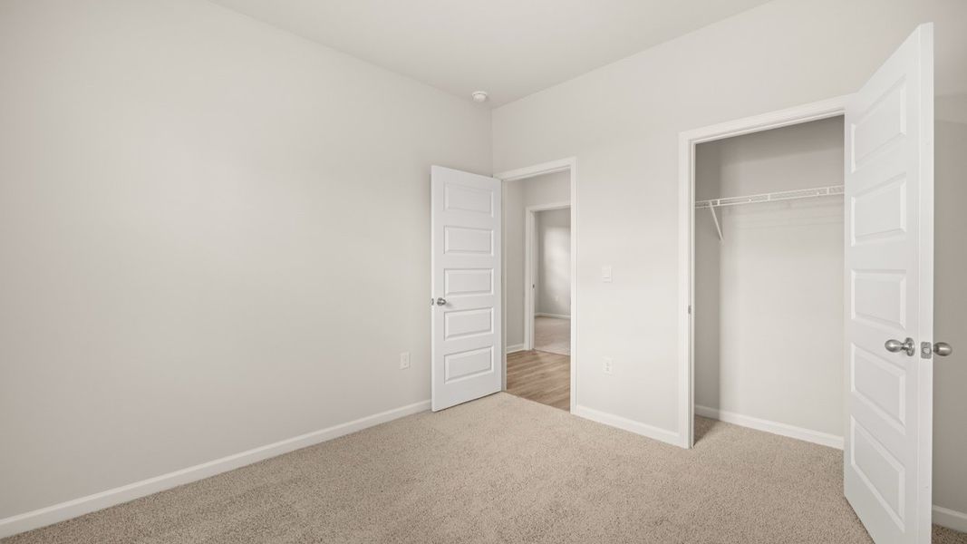 Spacious, unfurnished interior of a new home in Kingston Ranch at Lake Oconee, Buckhead (Image 27).