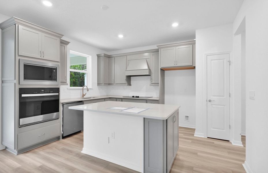 Furnished interior view inside a new home in Hyland Trail, Green Cove Springs (Image 7).