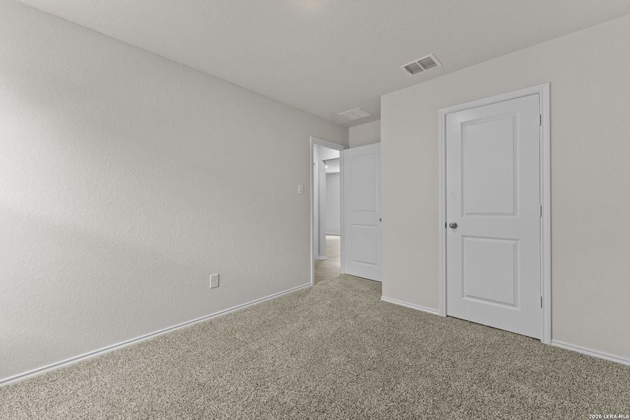 Spacious, unfurnished interior of a new home in Spring Valley, New Braunfels (Image 12).