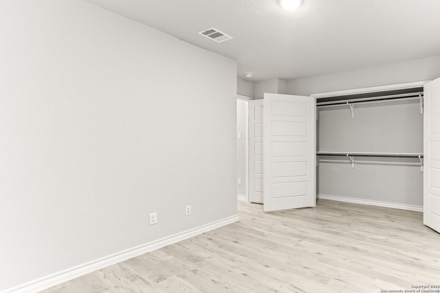 Spacious, unfurnished interior of a new home in , San Antonio (Image 13).