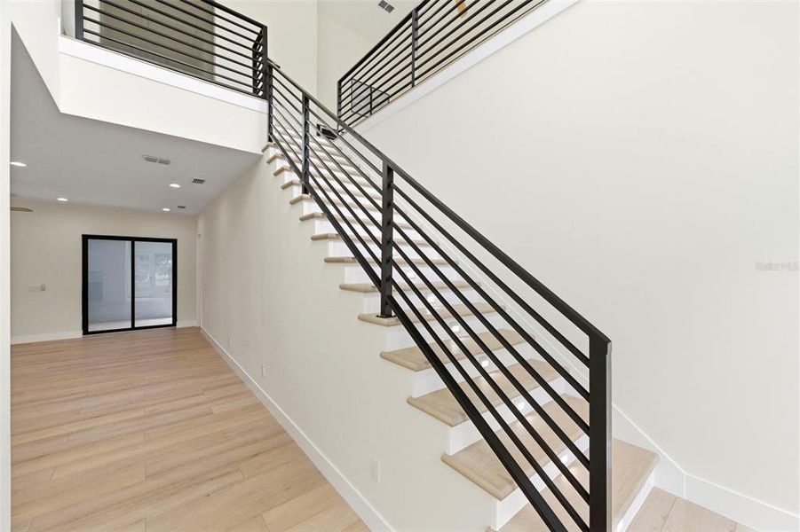 Spacious, unfurnished interior of a new home in , St. Petersburg (Image 52).