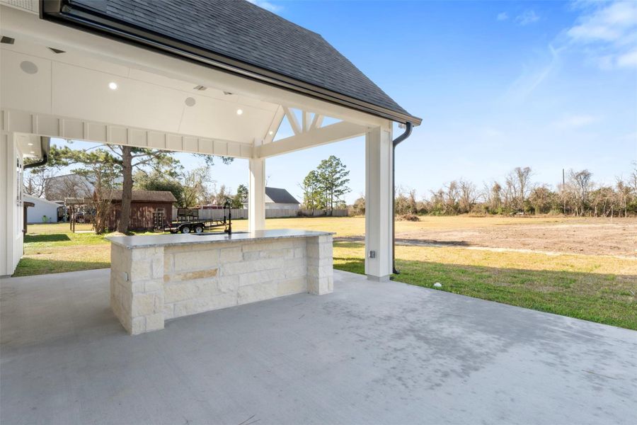 Exterior details and patio area of a home in , Baytown (Image 27).