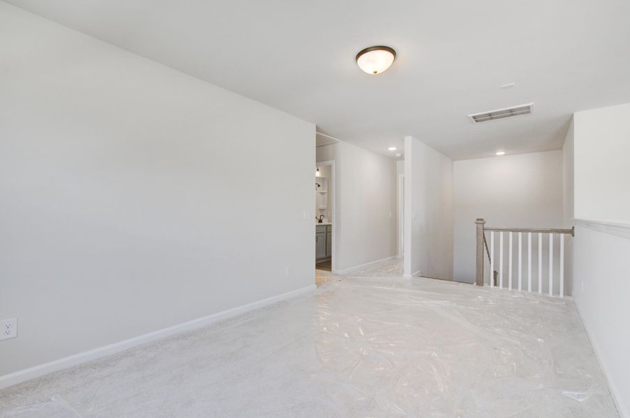 Spacious, unfurnished interior of a new home in , Summerville (Image 22).