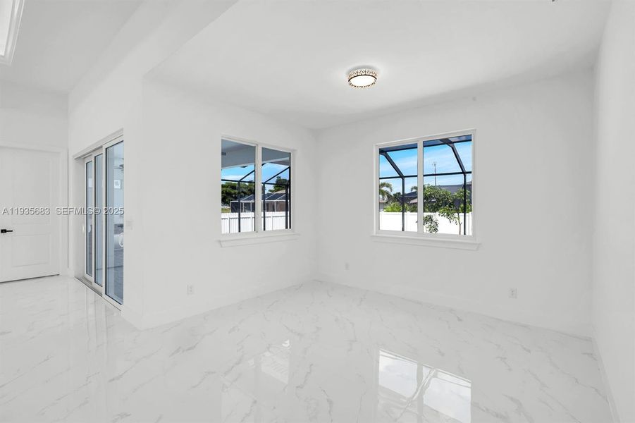 Spacious, unfurnished interior of a new home in , Cape Coral (Image 29).