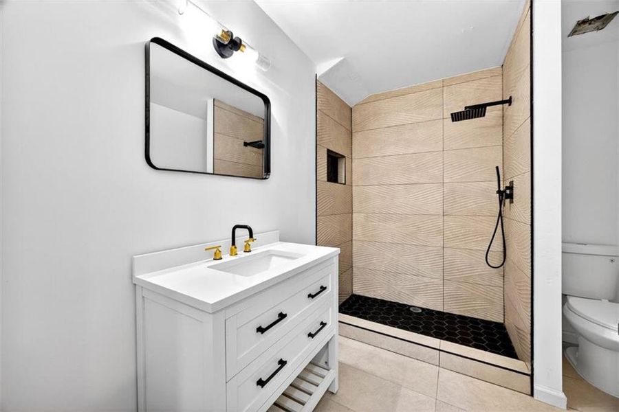 Furnished interior view inside a new home in , Atlanta (Image 11).