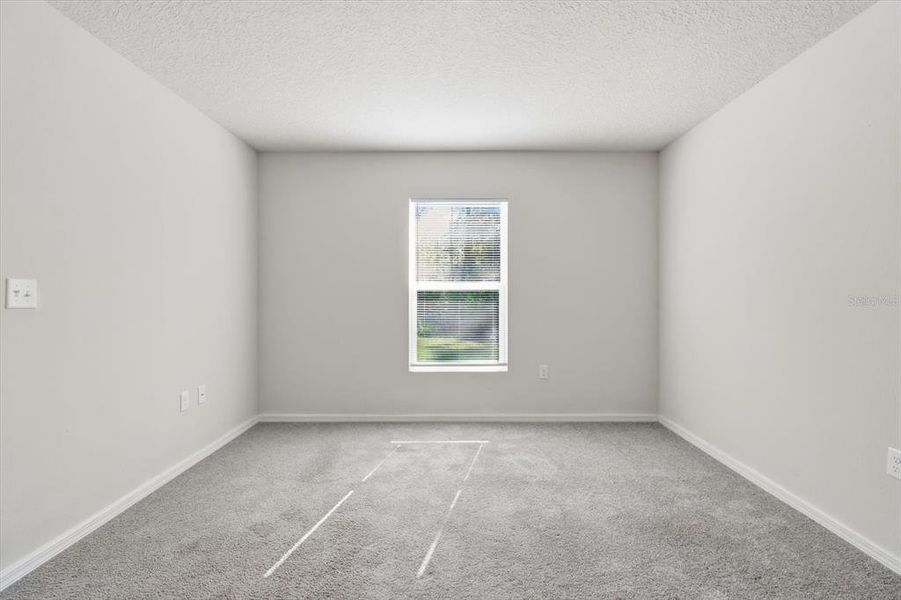 Spacious, unfurnished interior of a new home in , Dunnellon (Image 13).