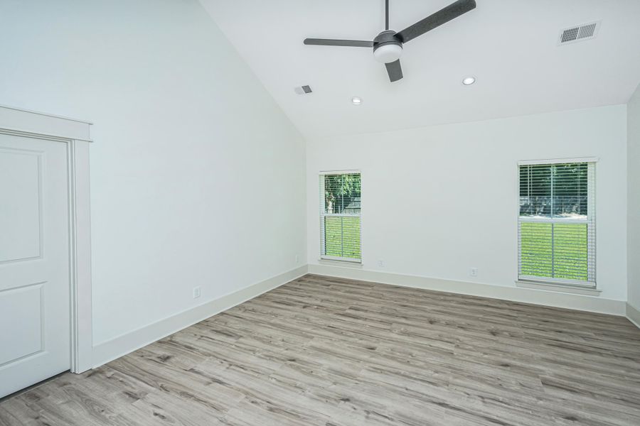 Spacious, unfurnished interior of a new home in , Hanahan (Image 29).