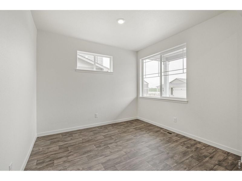 Spacious, unfurnished interior of a new home in Lakeside Canyon, Mead (Image 14). Spacious, unfurnished interior of a new home in Lakeside Canyon, Mead (Image 14).