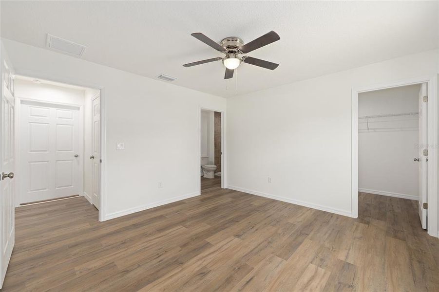 Spacious, unfurnished interior of a new home in , Dunnellon (Image 39).