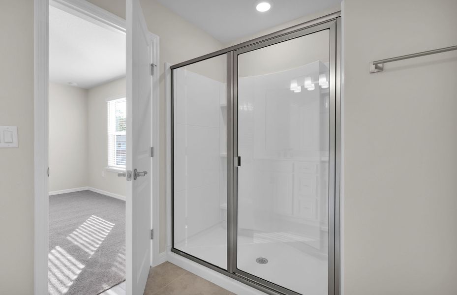 Representative unfurnished interior of a home built from the Morris by Pulte Homes in Murray Farms, Middleburg (Image 33).
