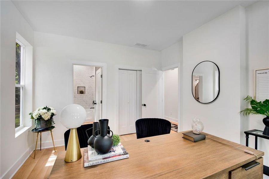 Furnished interior view inside a new home in , Dallas (Image 17). Furnished interior view inside a new home in , Dallas (Image 17).