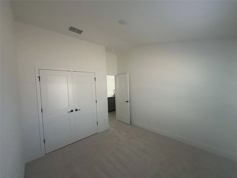 Spacious, unfurnished interior of a new home in Densan Park, Oxford (Image 8).