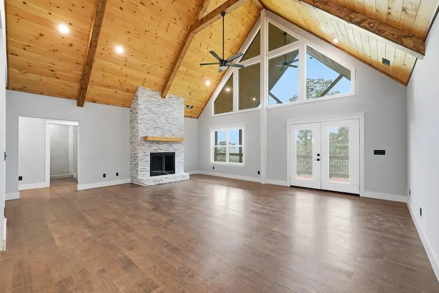 Spacious, unfurnished interior of a new home in , Ellijay (Image 3).