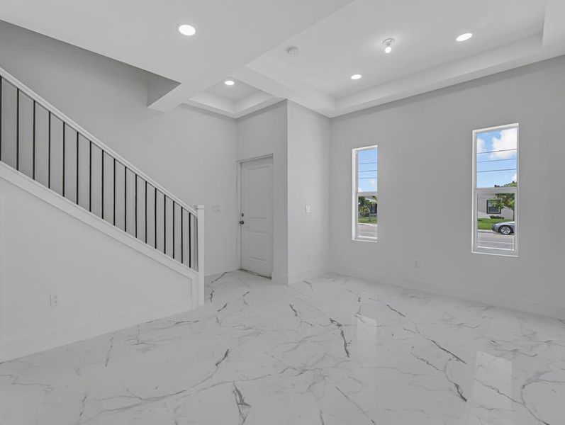 Spacious, unfurnished interior of a new home in , Boynton Beach (Image 8).