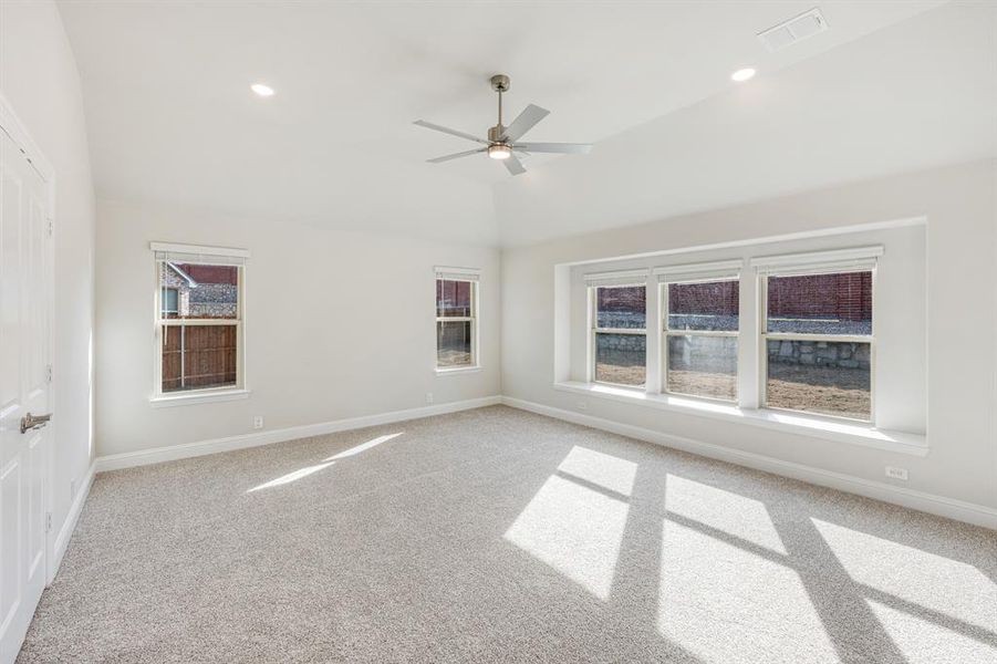 Spacious, unfurnished interior of a new home in The Enclave at Parks of Aledo, Aledo (Image 32).