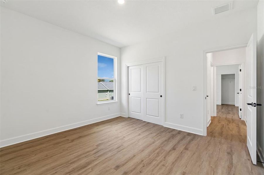 Spacious, unfurnished interior of a new home in , Weeki Wachee (Image 67).