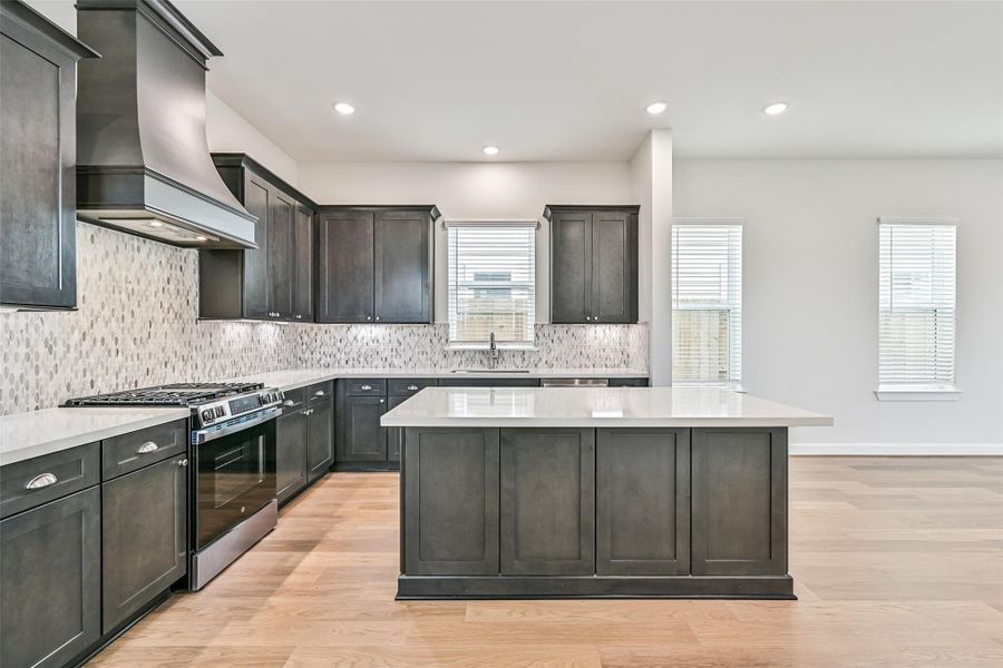 Furnished interior view inside a new home in Pearland Old Townsite, Pearland (Image 8). Furnished interior view inside a new home in Pearland Old Townsite, Pearland (Image 8).