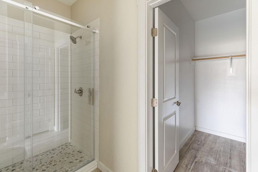 Spacious, unfurnished interior of a new home in , Bryan (Image 28).