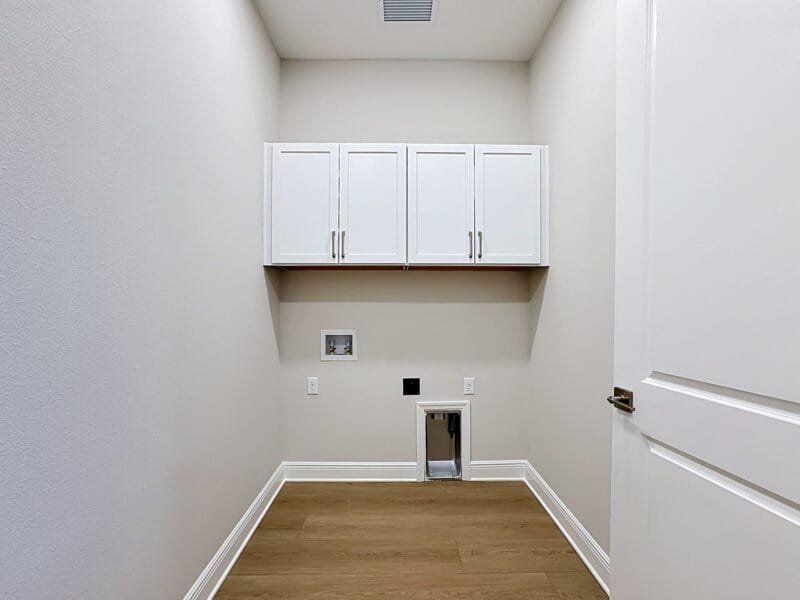 Spacious, unfurnished interior of a new home in River Preserve Estates, Parrish (Image 53).