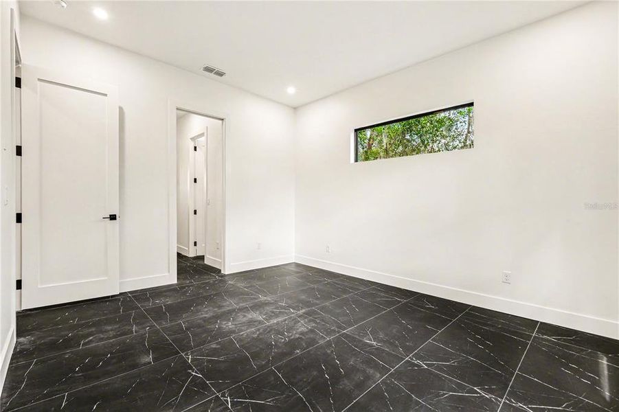 Spacious, unfurnished interior of a new home in , Seffner (Image 42).