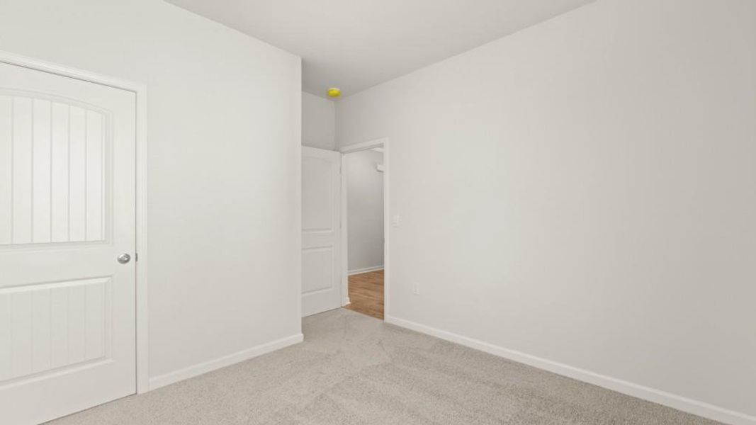 Spacious, unfurnished interior of a new home in Falcon Landing, Gainesville (Image 26).